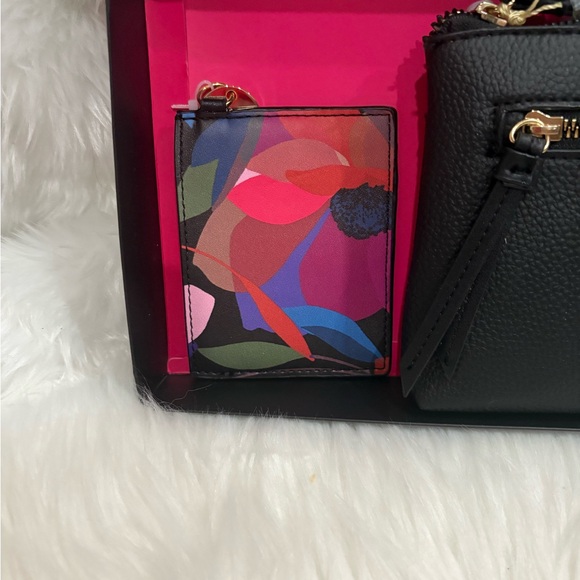 Trina Turk 2 piece set - Wristlet & Cardholder - Picture 2 of 5